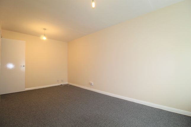15, Ridsdale Road, Woking photo 3
