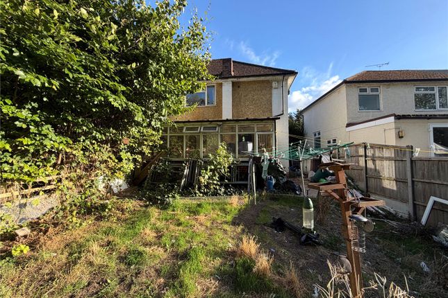 15, Woodhaw, Surrey photo 3