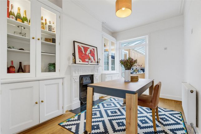 39, Dempster Road, London photo 4