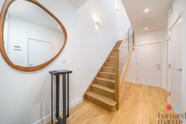 Terraced house for sale in Oak Grove, Muswell Hill, London