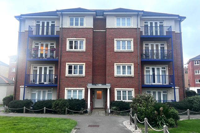 Flat to rent in Barbuda Quay, Eastbourne