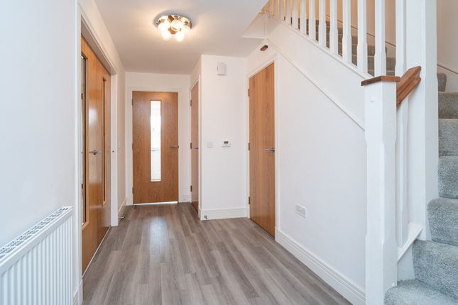 9, Kilburn Wood Drive, Roslin photo 2