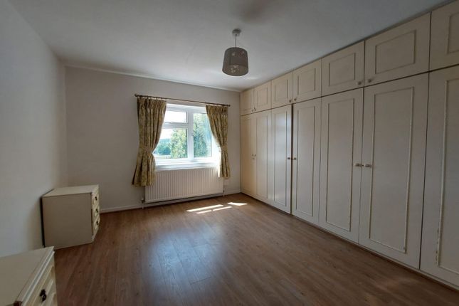 1477, High Road, London photo 5