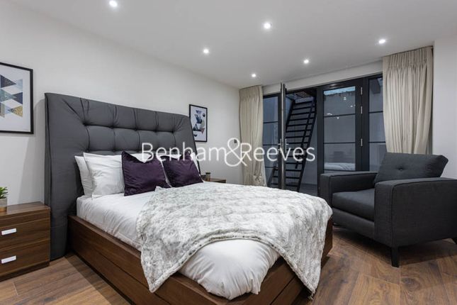 Flat to rent in Hillcrest Road, Acton
