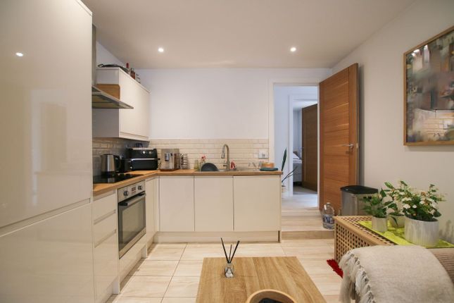 Flat 2, 45, London Road, Wokingham photo 4