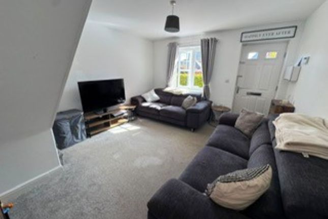 28, Caradon Way, Rugby photo 3