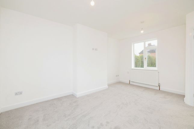 Terraced house for sale in Newburgh Crescent, Warwick, Warwickshire