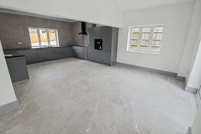 47b Hadley Park Road, Telford photo 3