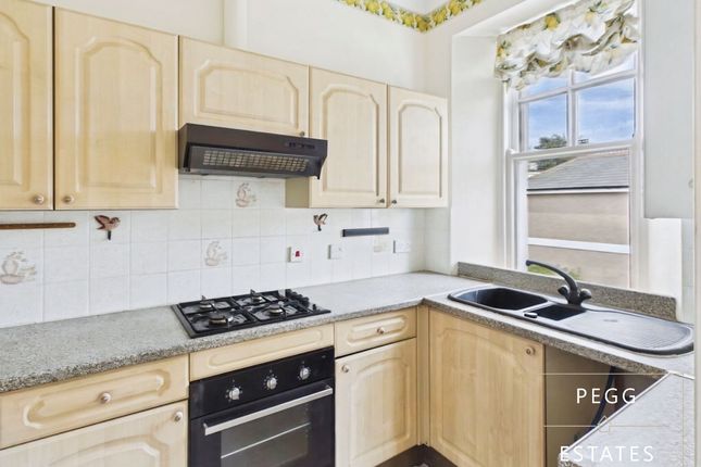 4 Park Side Villas, Torquay photo 3