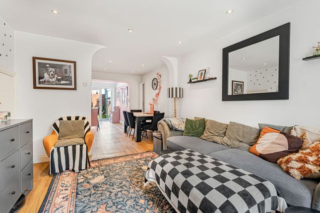 24 Liberty Close, Hertford photo 3