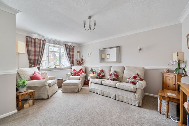 14, Osprey Close, Swindon photo 4