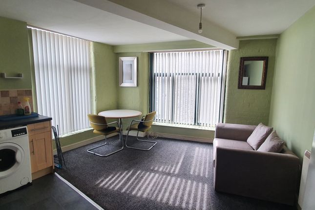 Flat to rent in Equity Chambers, Bradford