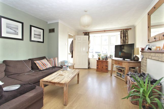 16, Turnpike Avenue, Wotton-under-Edge photo 2