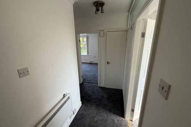 Flat 5, Lowther Court, Sandy Lane, Prestwich photo 2