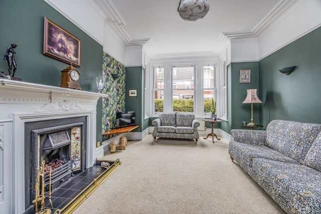 29, Brading Avenue, Southsea photo 4