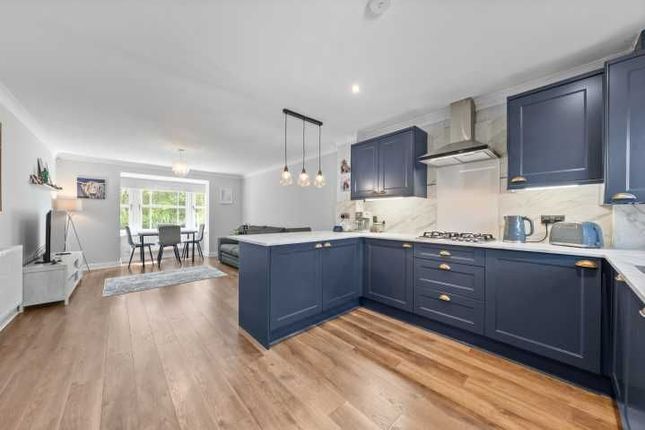 8 Barrachnie Place, Glasgow photo 4