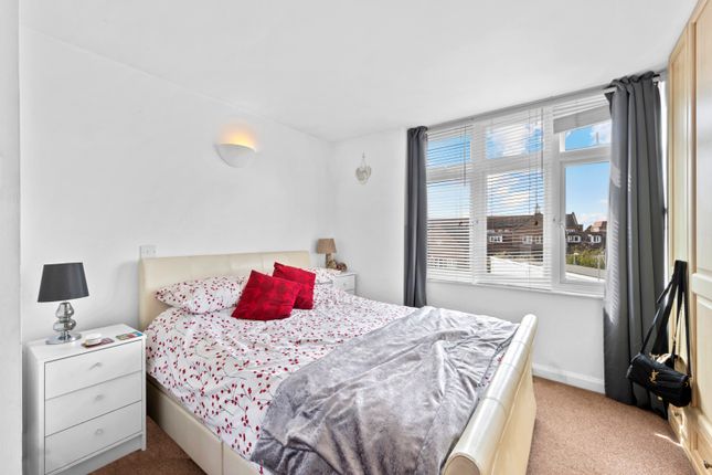 Flat for sale in Ewell Road, Surbiton