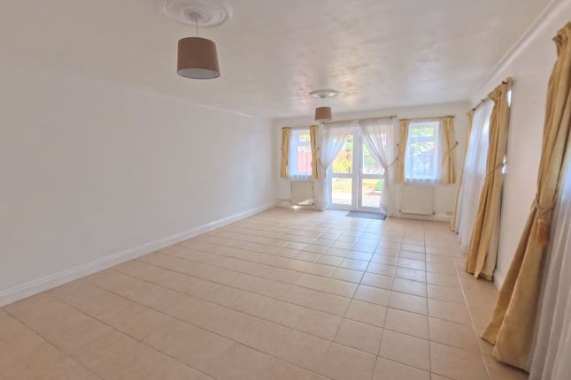 74 Worthington Road, Surbiton photo 3
