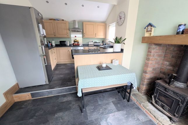 3, Vicarage Road, Ammanford photo 2