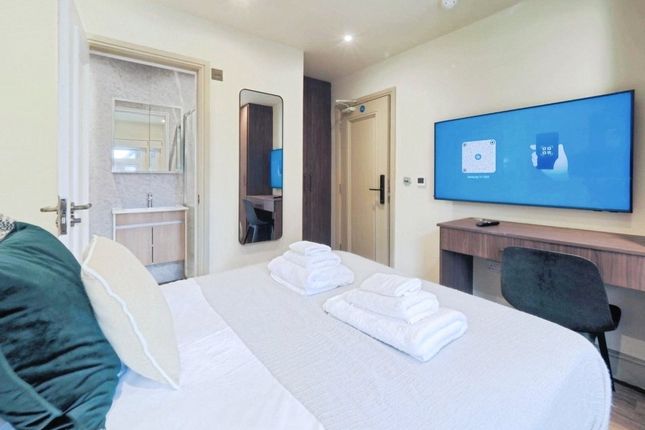 Room 4, 14, Wellington Road, Hertfordshire photo 2