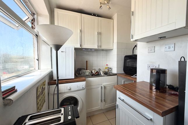 Flat 20, Peacehaven photo 2