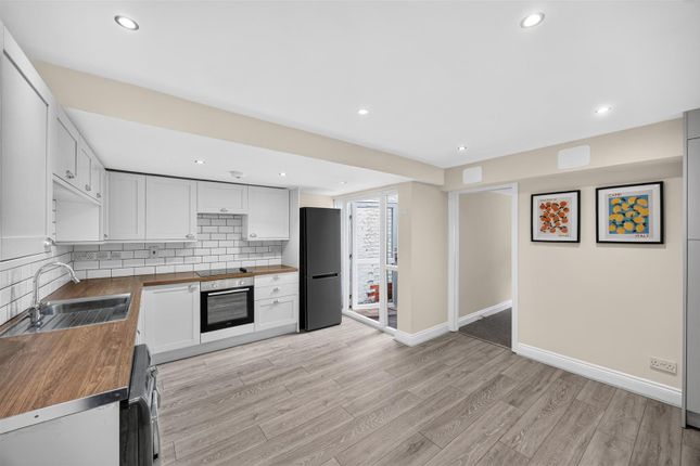 35, Fairfield Road, London photo 3