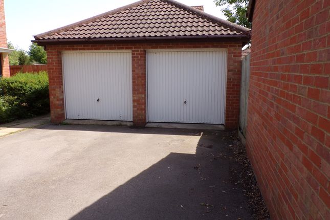 7, Clare Croft, Middleton, Milton Keynes photo 3