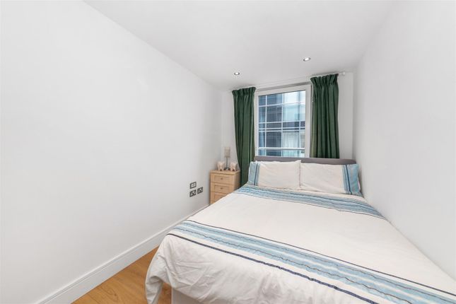 Flat 2 Imperial Mansions, 13, Victoria Parade, London photo 4