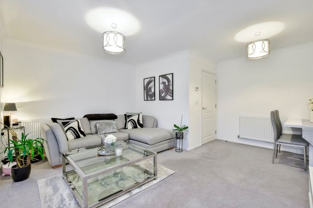 57 Railway Terrace, Kings Langley photo 5