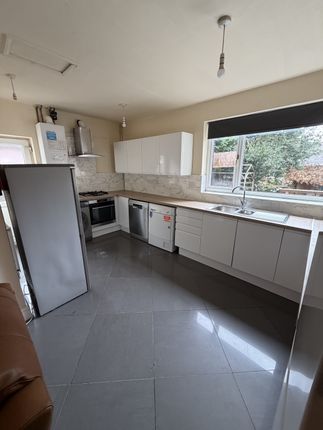 Harlaxton Drive, Nottingham photo 3