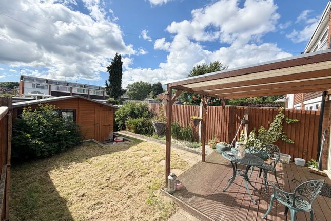 34, Grosvenor Way, Brierley Hill photo 2