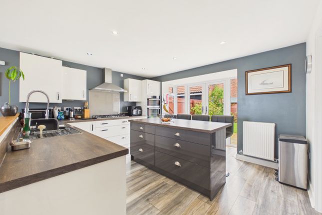 24 Lawrance Avenue, Anlaby, East Riding of Yorkshire photo 3