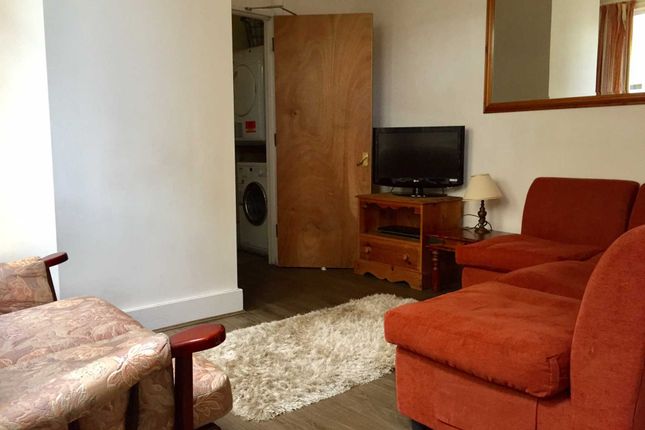 Room 4, Cheltenham Road, Southend On Sea photo 5
