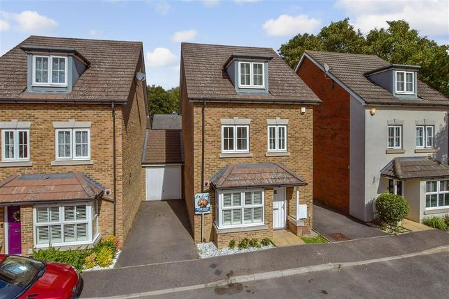 4-bed detached on Cantium Place, Snodland, £400,000