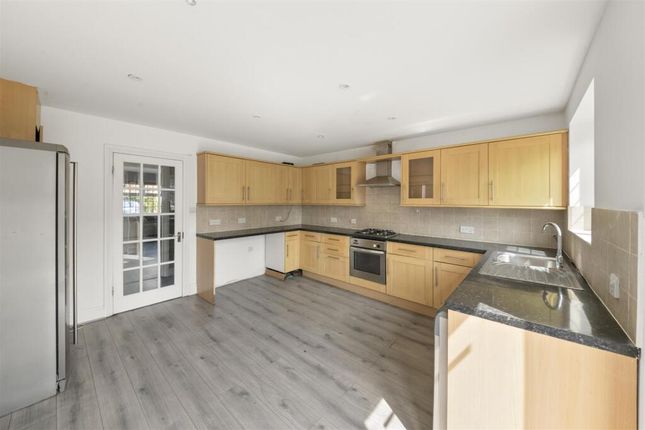 The Corner House, 13, Walnut Close, Hayes photo 4