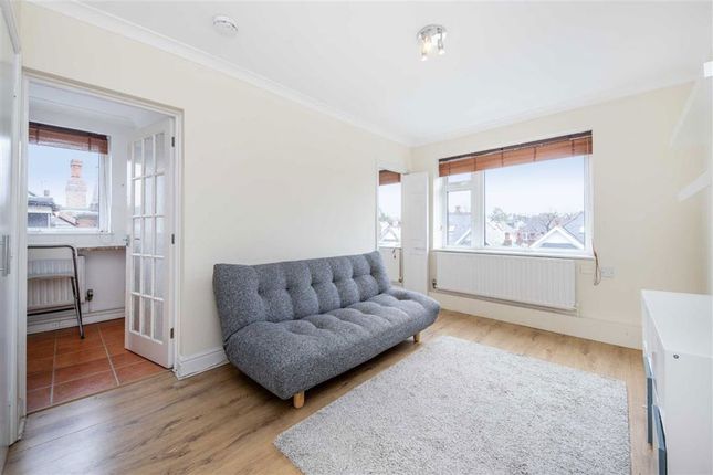 Flat Q, Rondu House, Rondu Road, London photo 2