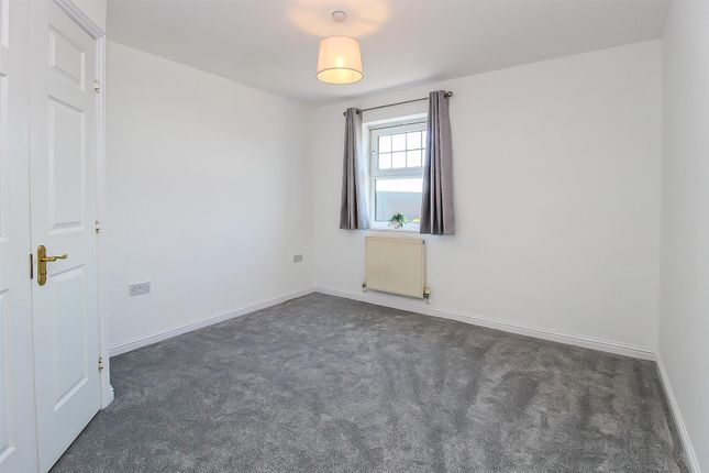 50, St. Christophers Walk, Wakefield photo 5