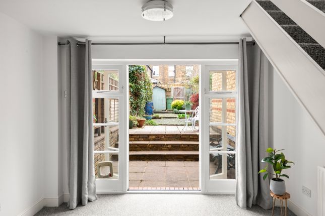 8b, Springfield Road, Greater London photo 2