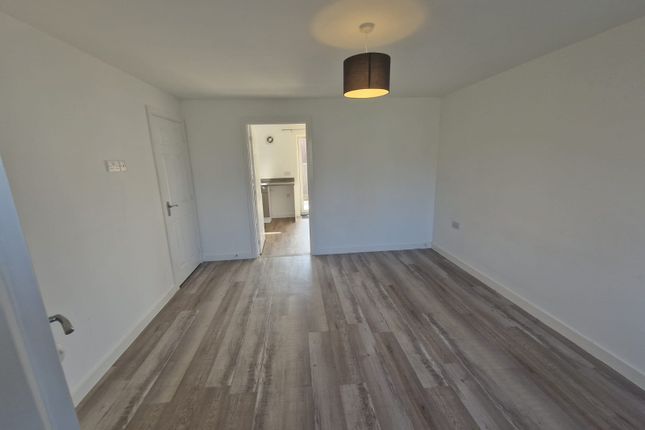 23, Kingfisher Drive, YEOVIL photo 3