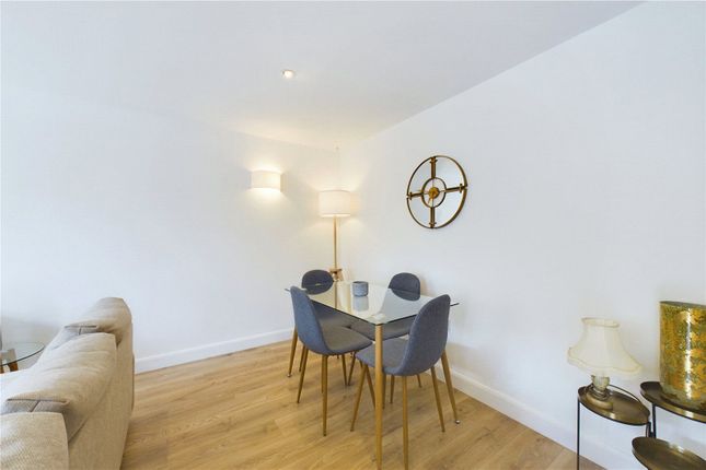 MARKETING CARD, 7, Laundry Court, Newbury photo 4