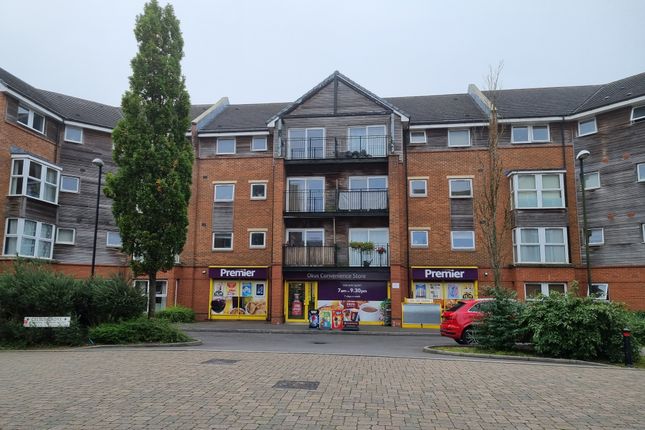 Flat to rent in Yersin Court, Swindon