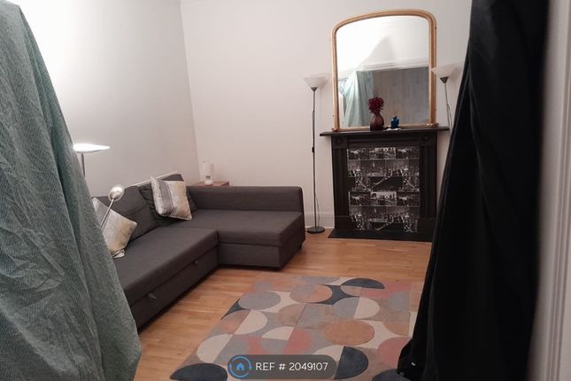 Flat to rent in Queen's Gate, London