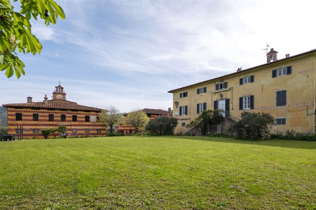 Country house for sale in Via di Camporomano, Tuscany, Italy, 55054