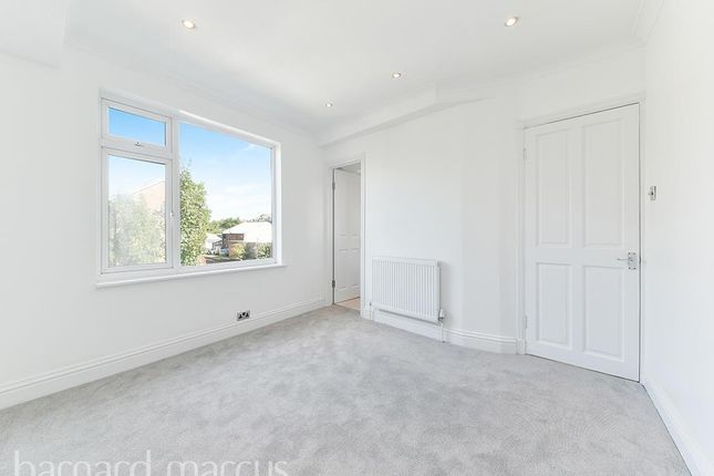 12, Midhurst Avenue, CROYDON photo 4