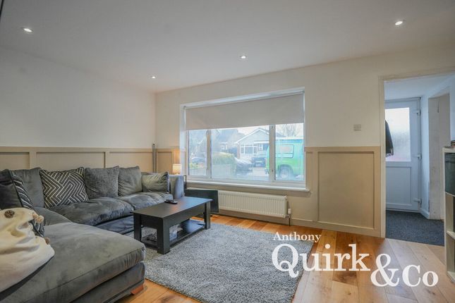 30, Heilsburg Road, Canvey Island photo 4
