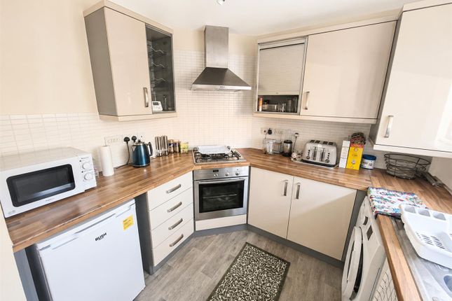 28, Newmarket Close, Corby photo 3