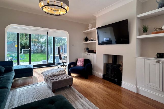 20 Outwood Drive, Cheadle photo 4