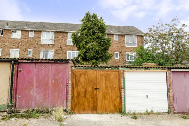 Parking/garage to rent in Weymouth Court, Brixton Hill, London