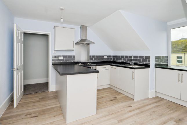 Flat 3, 12, Second Avenue, Margate photo 4