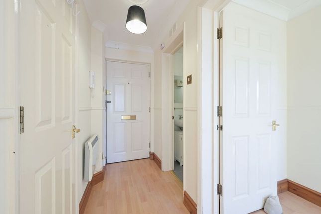 Flat 110, Regents Court Sopwith Way, Kingston Upon Thames photo 3